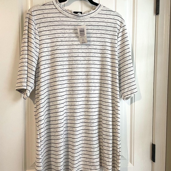 Short Sleeved Striped T-shirt - Picture 1 of 3